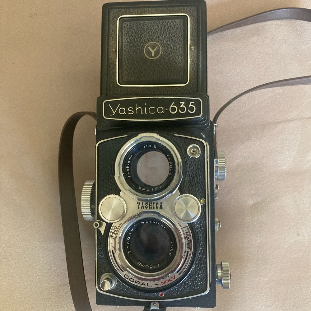 Vintage Yashica 635 Black and Silver Twin-Lens Reflex Camera